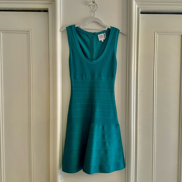 🆕 HERVE LEGER PARIS A-LINE BANDAGE MINI DRESS - Picture 4 of 6